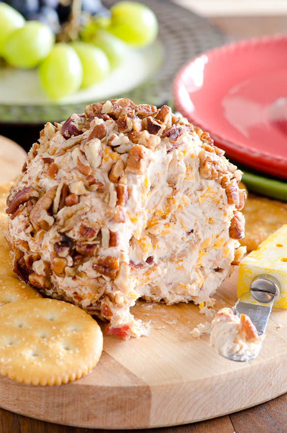 foodffs:Pecan Crusted Apple Butter and Bacon Cheese BallReally nice recipes. Every