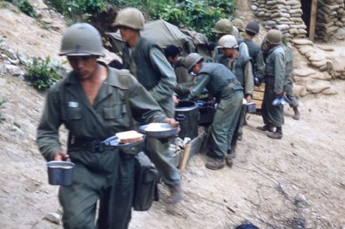enrique262: Ultra rare color photos of Colombian soldiers in the Korean War, taken by artillery corp