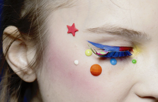 chandelyer:make-up at Manish Arora fall 2014 rtw