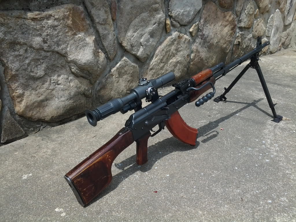 gunrunnerhell:  AES-10B The Romanian civilian RPK on the U.S market. Has a thicker,