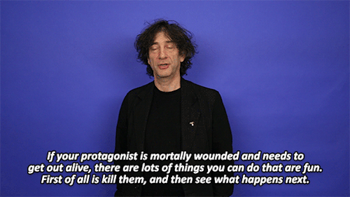 buzzfeedbooks:  Your protagonist is mortally wounded and needs to get out alive. How? (more) @neil-gaiman came in and gave us some writing prompts. Get writin’! The Sandman: Overture Deluxe Edition is in stores now. 