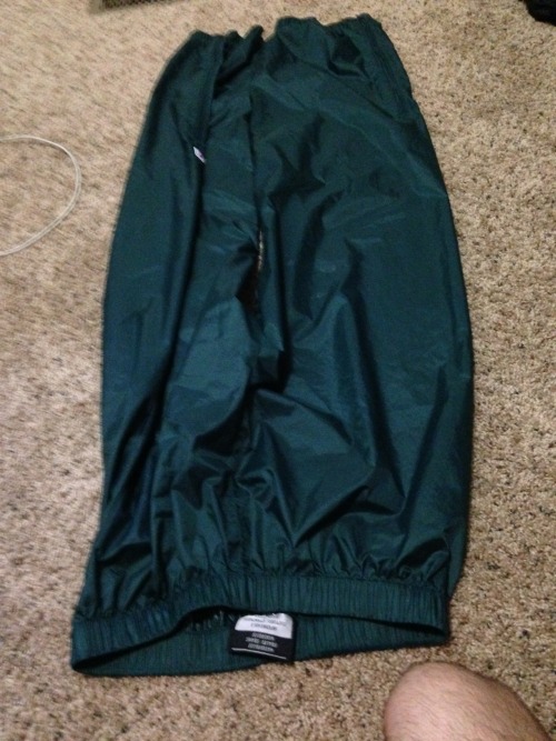 hotdudesinnylontrackies: Feels awesome to wear this stuff ;) This set (pants and jacket) aren’t matc