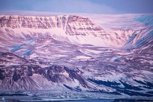 itscolossal:  Winter Sun Casts Icelandic Mountain Range in Alluring