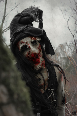 seducedbyshadows:  Scarecrow by eulenkeule