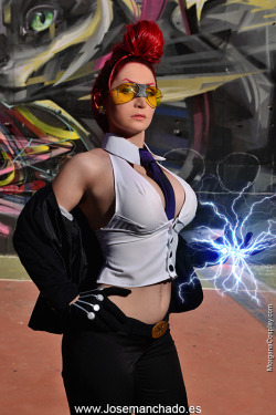 cosplaysexynerdgirls:  Crimson Viper - Street