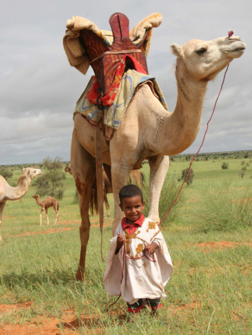 missauset:  beautiesofafrique:  Mauritania || Northwest Africa || ©  Ferdinand Reus  Fam