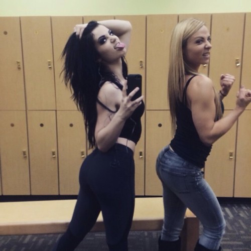 Paige & Emma BFF selfies!