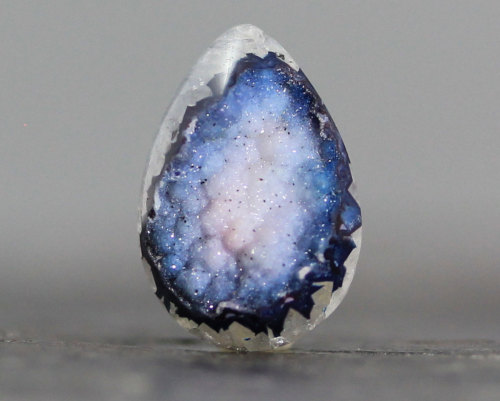 mineralists:Stunning Quartz Druzy Cab