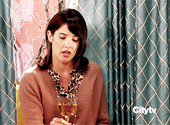 imsirius:  Lily &amp; Robin in the flash forwards 