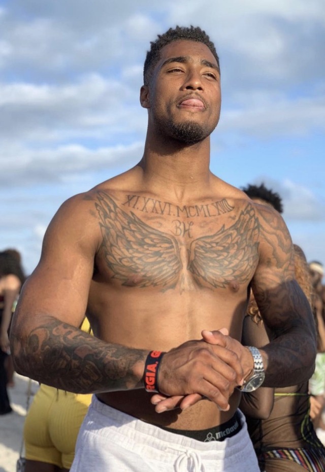 xemsays:xemsays:xemsays:xemsays:xemsays:xemsays:BRIAN HERRIEN - running back 🍑 Georgia Bulldogs 🏈 natural sex appeal 😈Georgia Bull Dawgs running back 🏃 🏈 H A N D S O M E college football stud, FOR REAL💪🏾