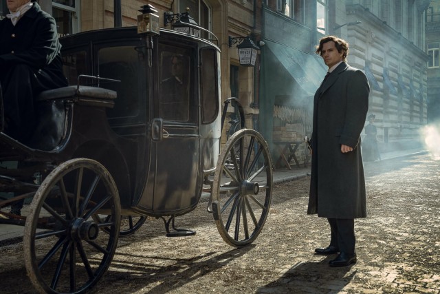 First look at Millie Bobby Brown, Henry Cavill and Helena Bonham Carter in 'Enola Holmes 2' !