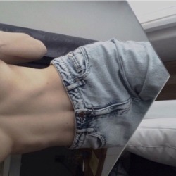 tinypaperwolf:  Thinspo blog🌻