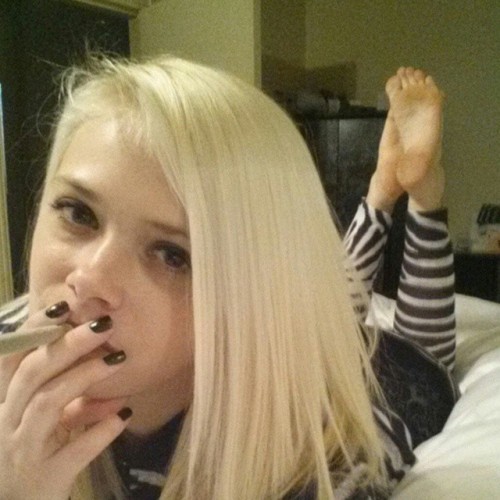 barefootedgurls:  