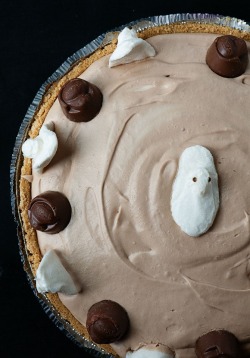 foodffs:  Chocolate Peepster PieReally nice recipes. Every hour.Show me what you cooked!