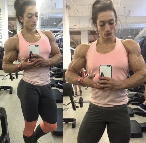 musclemuch:Shredded and pumped af, so awesome porn pictures