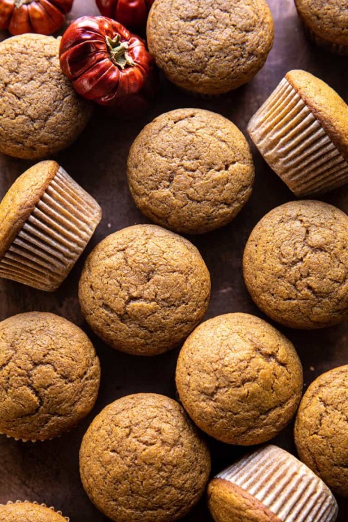 sweetoothgirl:vanilla chai pumpkin latte cupcakes with cinnamon brown sugar frosting