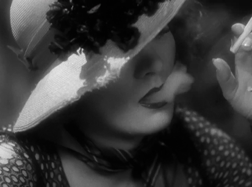 sesiondemadrugada: Blonde Venus (Josef von Sternberg, 1932).