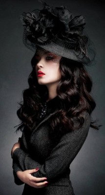 dark-beauties:  Dark beauty http://dark-beauties.tumblr.com/ 