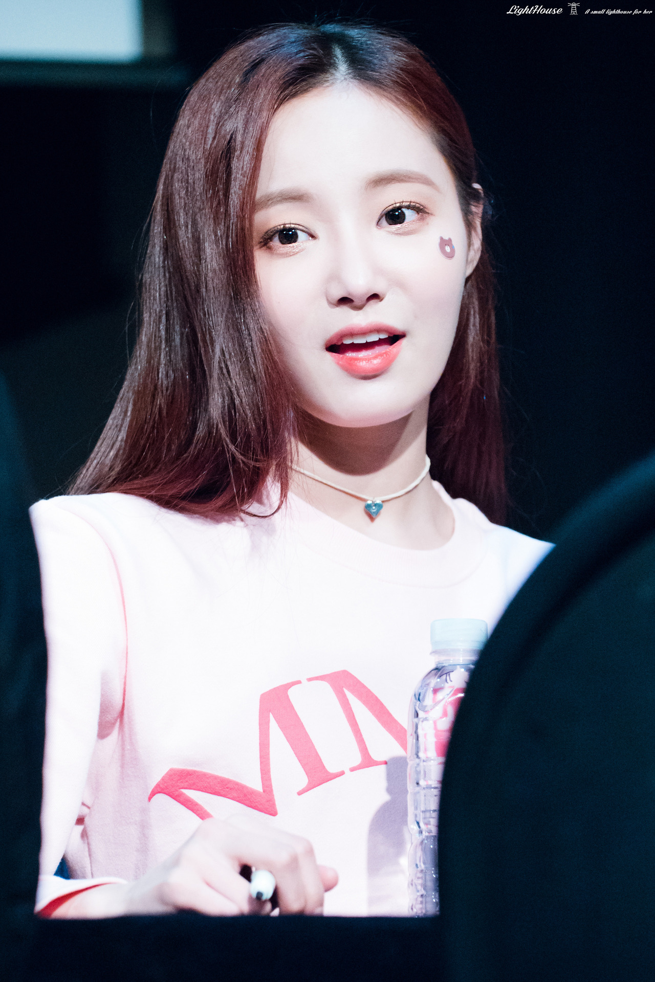 fyeah-momoland:    LightHouse | Do not edit