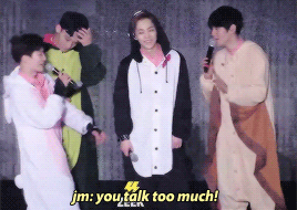 ohhsenshine:  when fans wanted yixing to do MYM’s coreography a second time ©