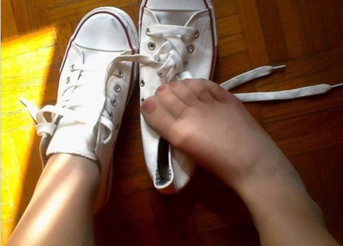 prettyinthestreets: Converse 
