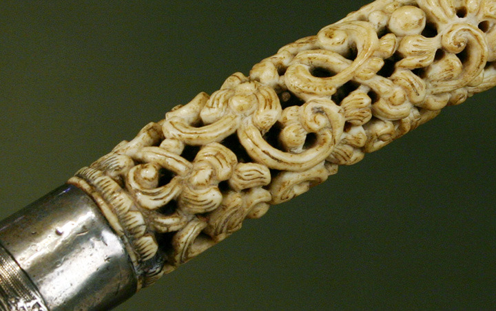 art-of-swords:  Burmese Dha Sword Dated: circa 18th century Culture: Burmese Medium: