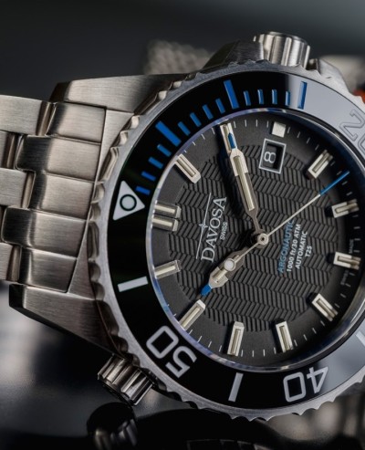 Instagram Repost
davosa_watches  Stunning details! 🥰 When developing the DAVOSA Argonautig Lumis T25 our design team has developed steel indices with a finely satined surface for the hour markings. The indices provide custom mounts for the gaseous tritium light sources that are embedded in a special shockproof gel.⁠🌊 The inner dial zone has a guilloché pattern of abstract waves that reference how the watch is designed to be used in water.⁠⁠⌚️ DAVOSA ARGONAUTIC LUMIS T25 [ #davosa #monsoonalgear #divewatch #watch #toolwatch ]