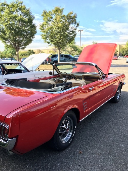 1966 ragtop Mustang to start the Labor Day weekend! This girl has a 289 Cobra with 271 horsepower an