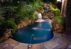 sweetestesthome:  modern small pool design ideaClick to check a cool blog!Source for the post: Click