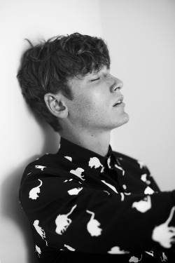 ibbyfashion:  Tom Webb by Sophie Mayanne,