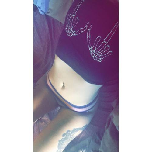 #stoner #australiangirl #camgirl #alternative #tattoos #sexyunderwear