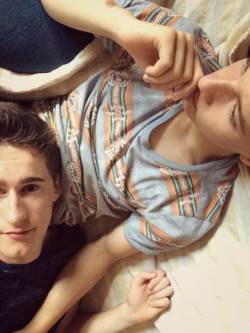 prettygayboys:  similar posts: here  All I want 💘