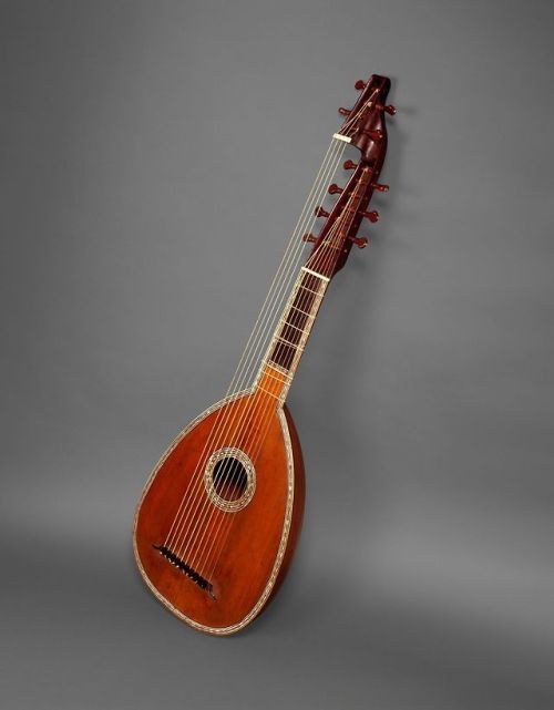 met-musical-instruments: Arch Cittern by Jean Francois Tiphanon, Musical Instruments Gift of Helen C