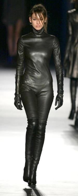 bfcbm64: Gorgeous, a vision of true beauty in black leather.