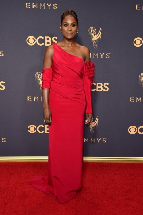 erisjade:  filmsofcolor: The Black and the Beautiful at the 2017 Emmys.  @harleycativy. Look at out Titus!!!!