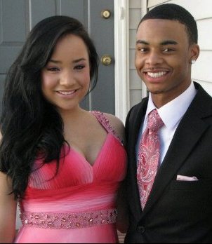 kimjays:prom 2k11you look like naya rivera w/ black hair