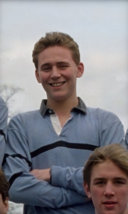 aregrettablehullabaloo: lokispettigerr: little-moonbeam-666: maryxglz: Tom Hiddleston at Eton Col