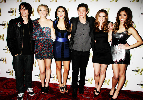 roerigdaily:Steven R. McQueen, Candice Accola, Nina Dobrev, Zach Roerig, Sara Canning and Kayla Ewel