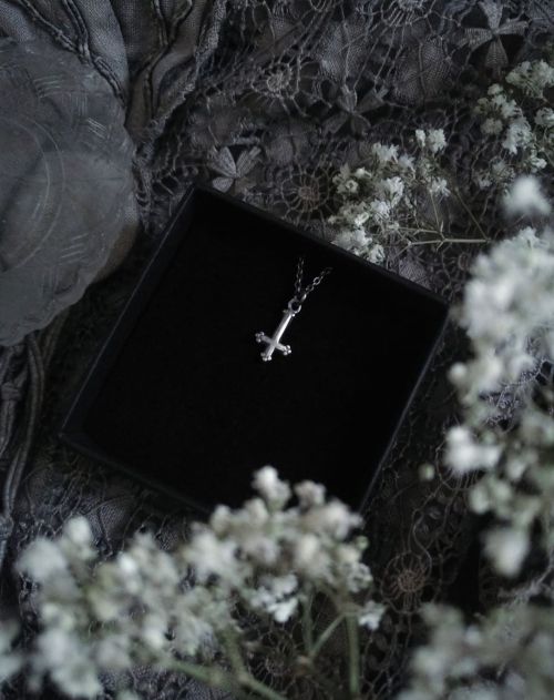 The Memento Mori & Irom Otnemem miniature crosses are now ava♱lable in polished (as seen here) o