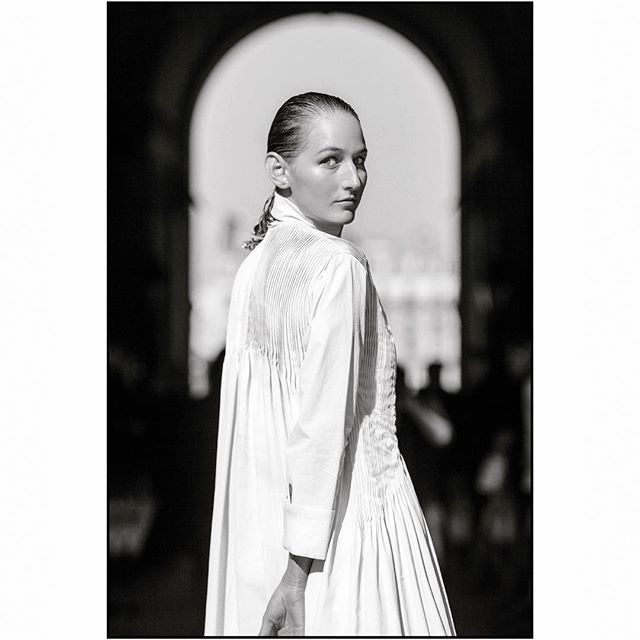 Leelee Sobieski
Christian Dior show, Paris Fashion Week October 02 2015.
-
More pictures from this event in Archive:
http://yeahleeleesobieski.tumblr.com/tagged/Paris-Fashion-Week-October-02-2015