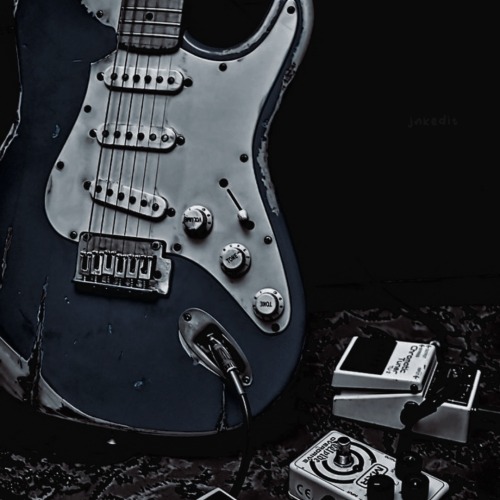 EVERTHING IS BLUE