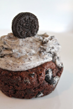 Fullcravings:  Oreo Brownie Cupcakes