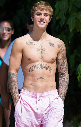 zacefronsbf: Justin Bieber in Bridgetown, Barbados (December 28th)