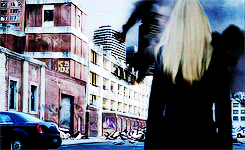 cortexifansquint:  Top 25 favorite Fringe episodes: The road not taken   HA HA FUCK YOU SANFORD HARRISFUCK YOU RIGHT TO SPACE