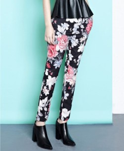 what-do-i-wear:  Pants in Digital Floral Print available from Chicnova