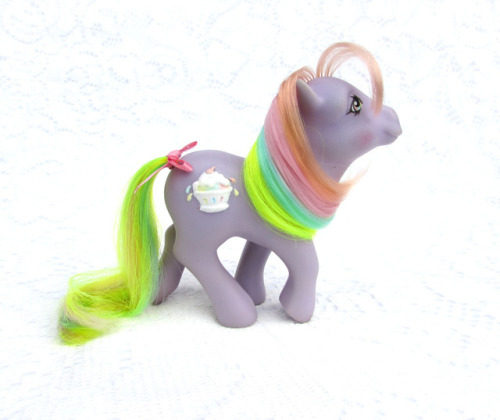 plastichorseyhoarder: I know there’s quite a few custom “Rainbow Sherbets” out the