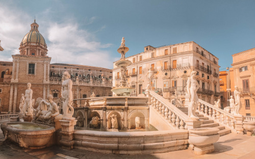 kafkasdiariies:Piazza Pretoria, Palermo, Sicilia, Italia