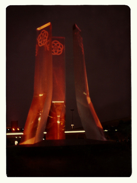 rememberingdisney:  Old EPCOT Center fountain by manda678 on Flickr.