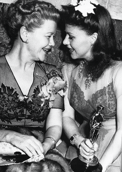 philippaeilhart: Ginger Rogers and her mother,