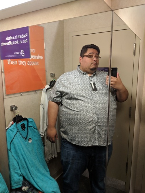 XXX obese500:Love your tight shirt, gives your photo